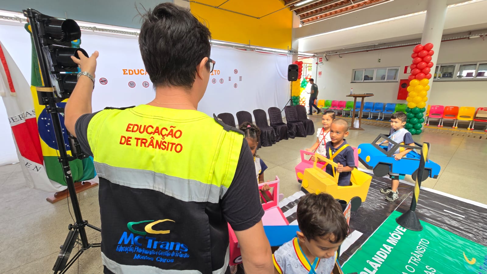 MG – CONSCIÊNCIA NO TRÂNSITO – Abertura da Transitolândia Móvel reforça educação para o trânsito entre crianças em Montes Claros