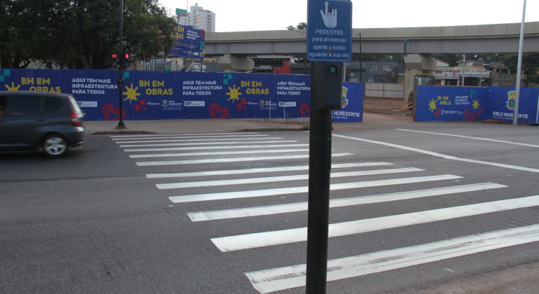 MG –  BELO HORIZONTE – Botoeiras otimizam travessia na Avenida Cristiano Machado com Waldomiro Lobo