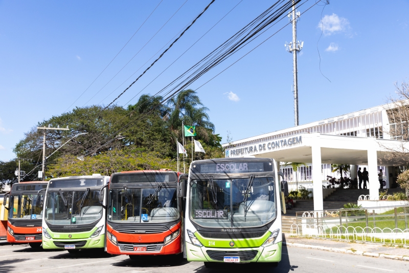 MG – Contagem renova frota de ônibus para transporte escolar da rede municipal