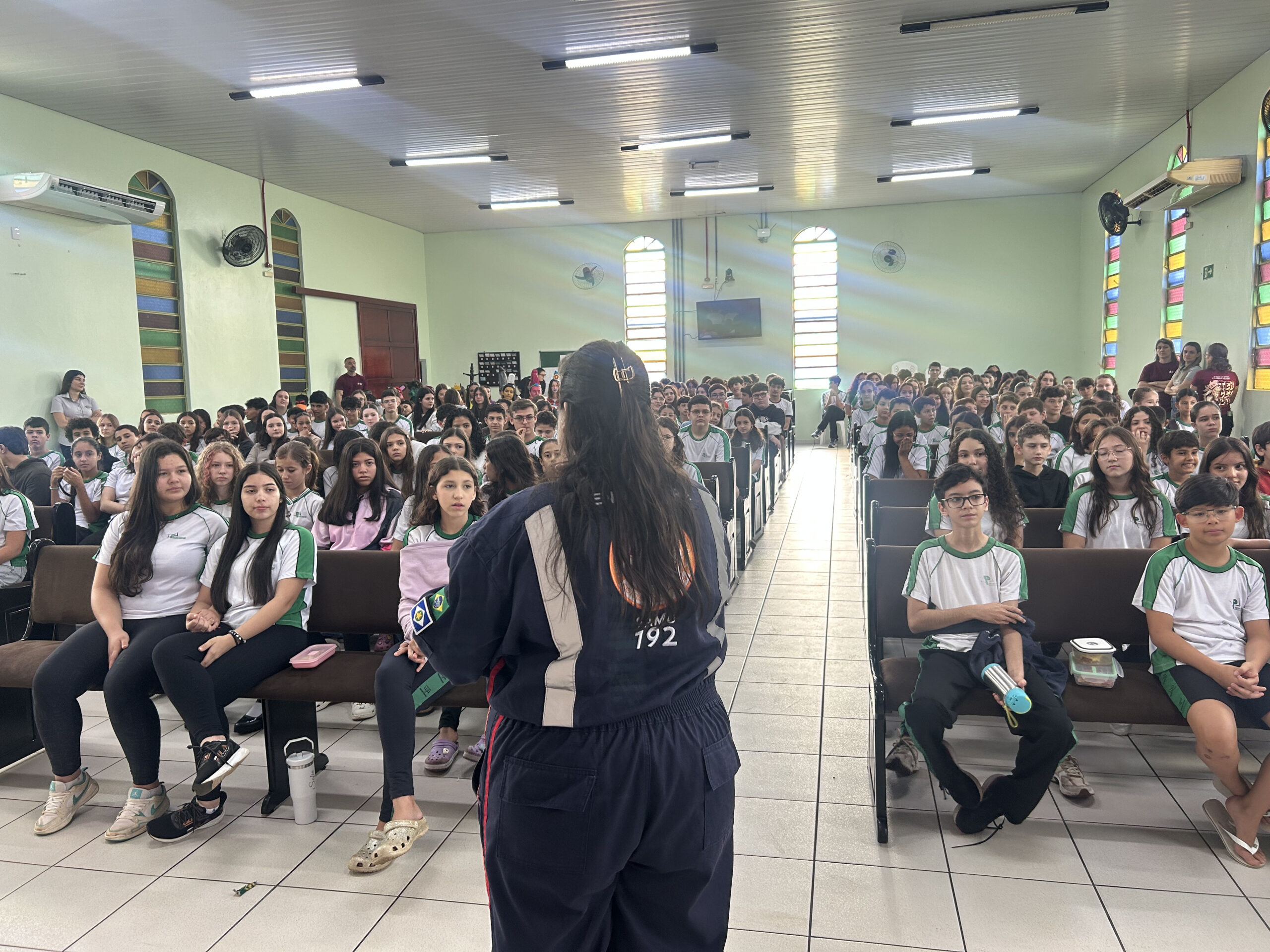 MT – JUÍNA – SAMU realiza palestra sobre segurança no trânsito para estudantes durante o Maio Amarelo