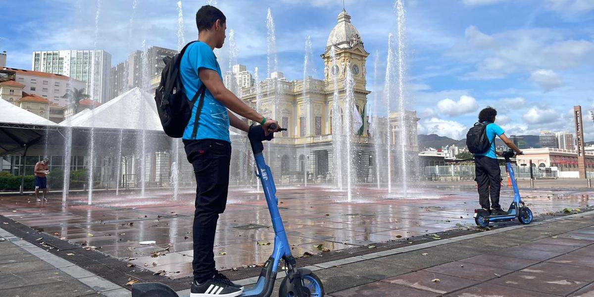 MG – BH recebe ‘autoescola’ gratuita de patinetes elétricos na Praça da Estação