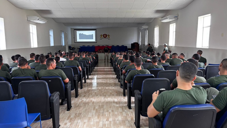 PE – PRF realiza palestra do Maio Amarelo para futuros oficiais da PMPE
