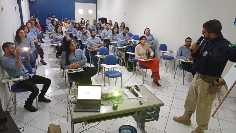 BA – Conscientização de norte ao sul do estado: PRF na Bahia segue firme na campanha Maio Amarelo