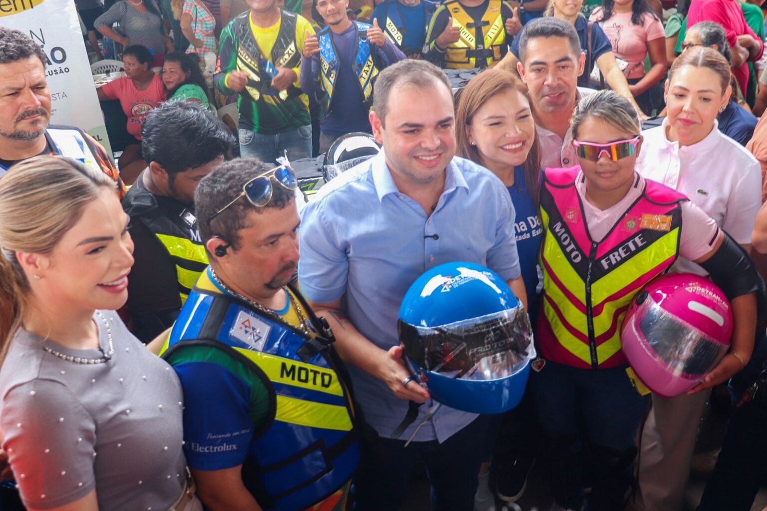 AM – Governo Presente: Detran entrega 210 kits de segurança a mototaxistas e motofretistas em Presidente Figueiredo