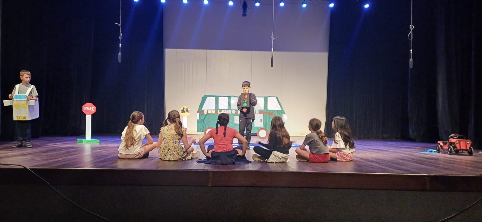 SC – Estudantes de Blumenau apresentam peça teatral sobre trânsito
