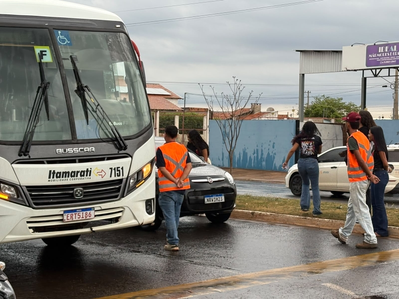 MS – Blitz Educativa em Costa Rica reforça a importância da empatia e da responsabilidade no trânsito