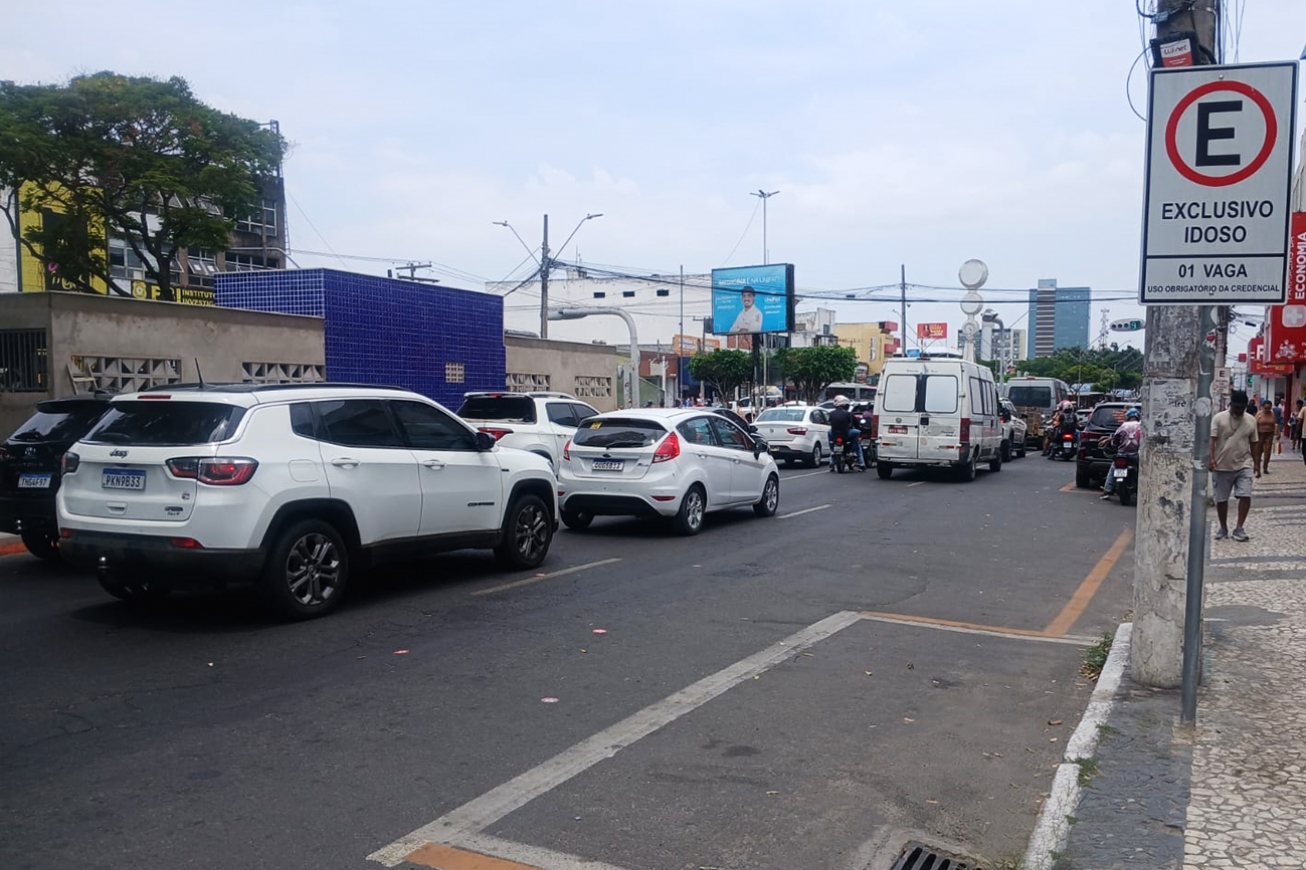 BA – Idosos podem solicitar credencial para vagas especiais de estacionamento